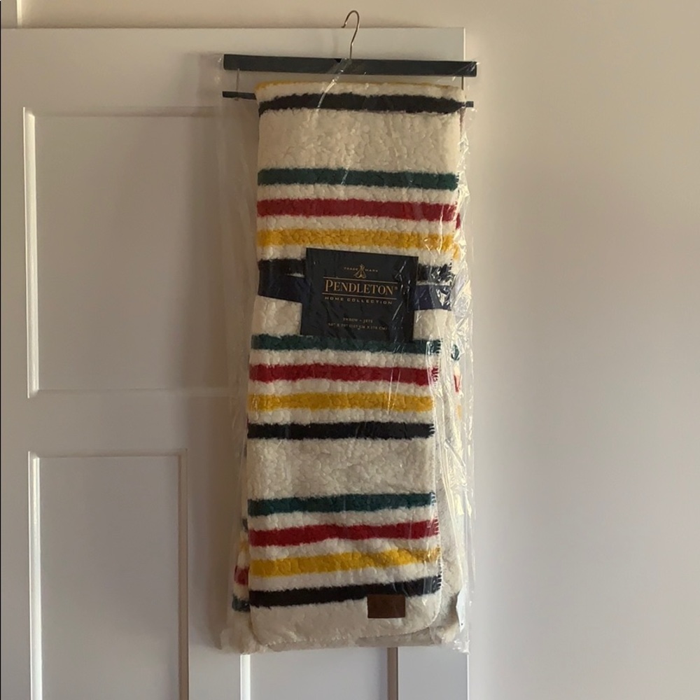 Pendleton Glacier Park Striped Reversible Sherpa